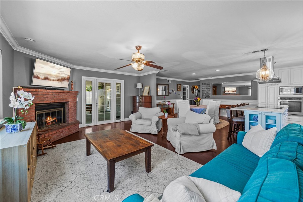 Family Room - 2972 Teakwood Place, Costa Mesa CA 92626 - photo 18
