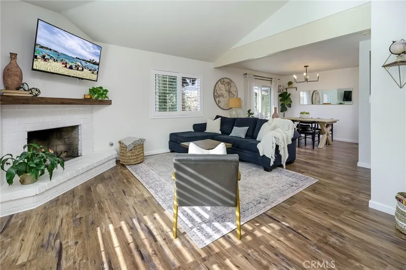 300 CUTTER Way, Costa Mesa, CA 92627