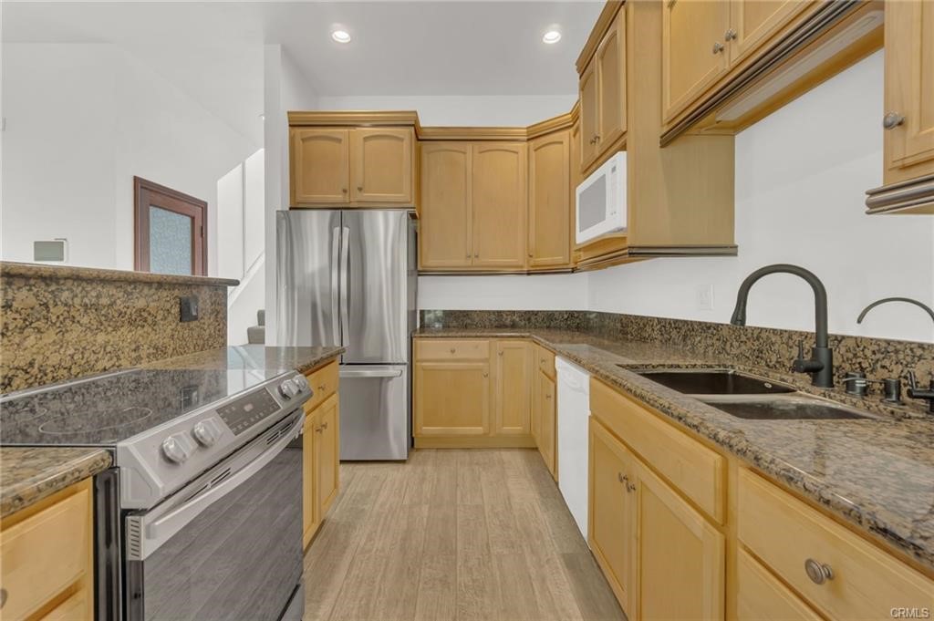 3021 Croyden 97, Costa Mesa CA 92626 - photo 8