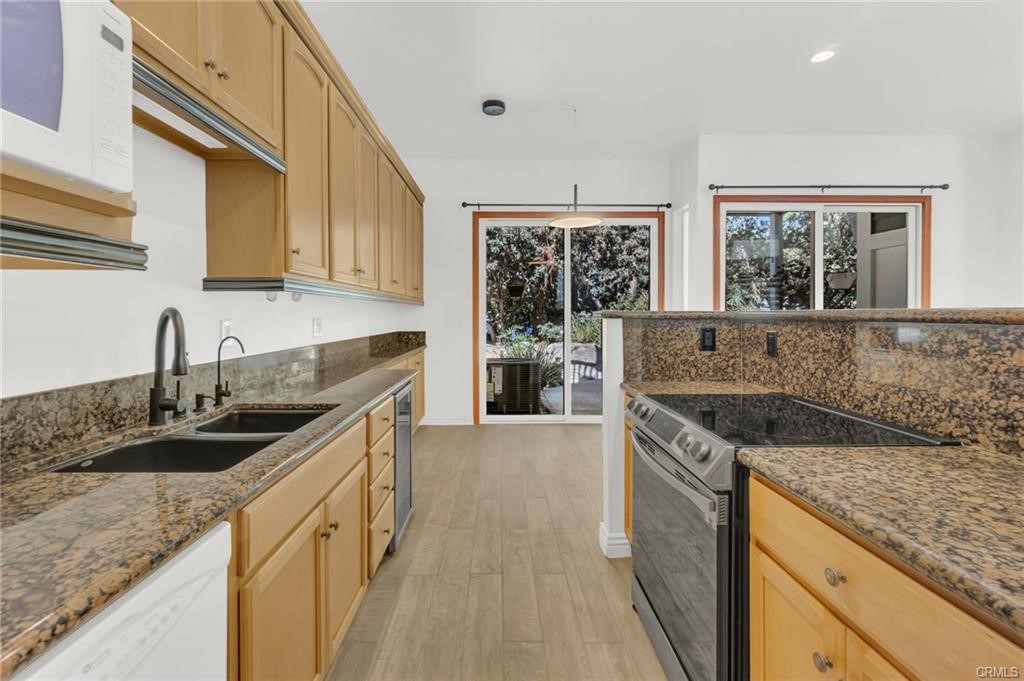 3021 Croyden 97, Costa Mesa CA 92626 - photo 10