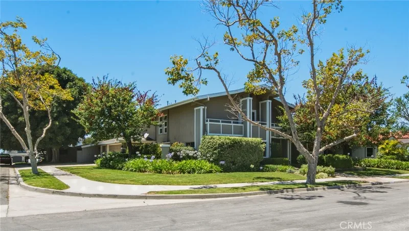 3051 Capri, Costa Mesa, CA 92626