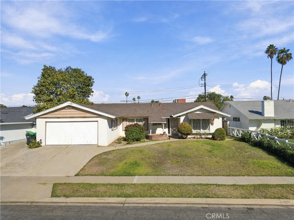 3076 Madeira, Costa Mesa CA 92626 - photo 2
