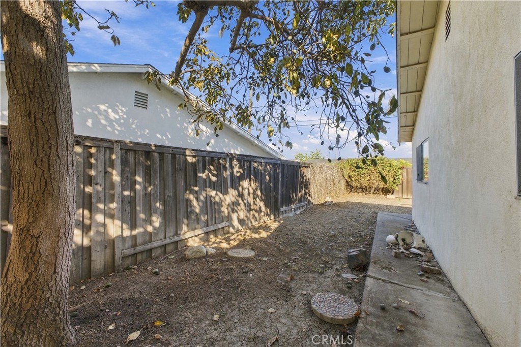 3076 Madeira, Costa Mesa CA 92626 - photo 11