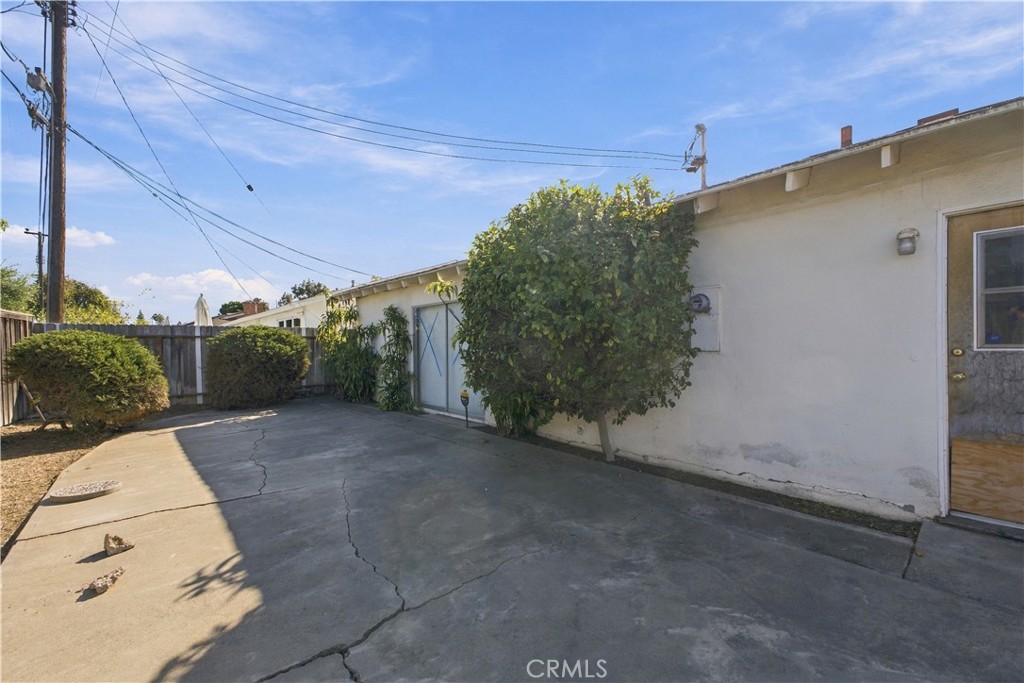 3076 Madeira, Costa Mesa CA 92626 - photo 15