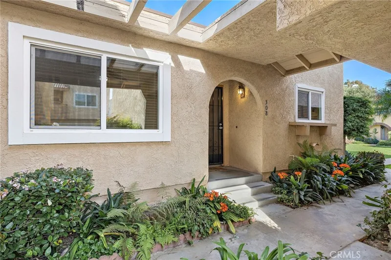308 Alta Lane, Costa Mesa, CA 92627