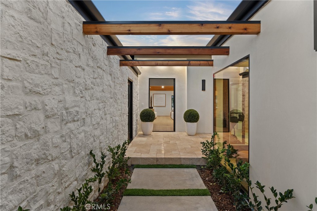 3080 Country Club Drive, Costa Mesa CA 92626 - photo 4