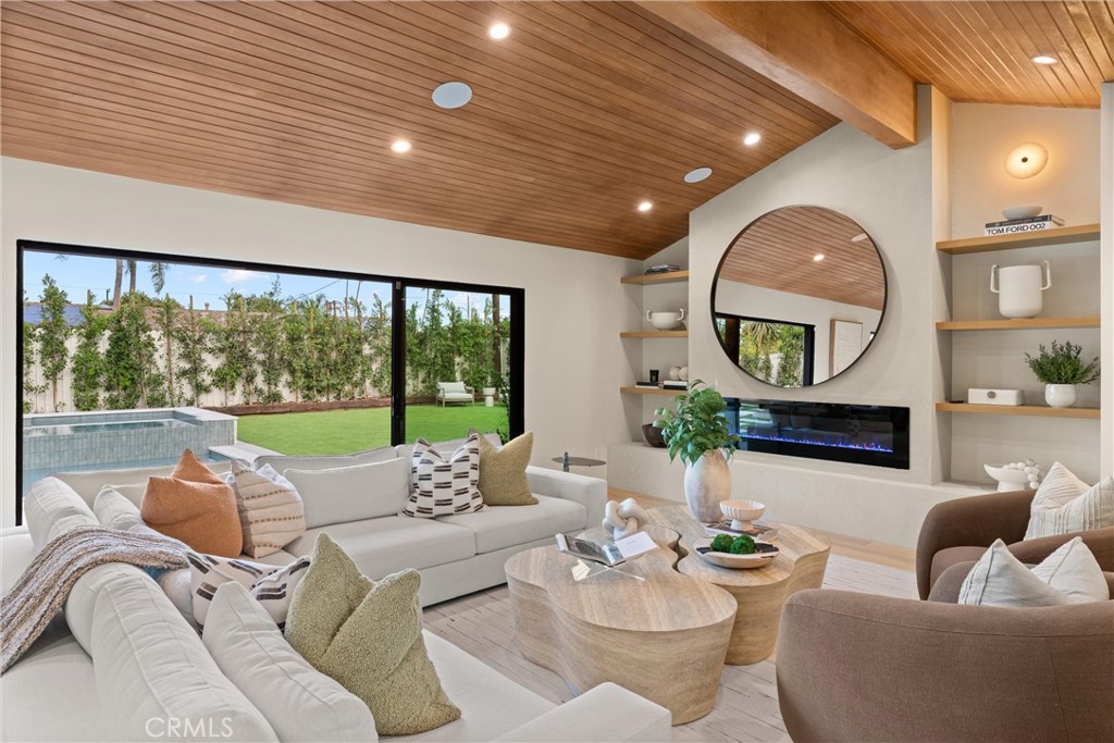 3080 Country Club Drive, Costa Mesa CA 92626 - photo 9