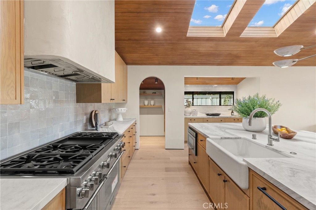 3080 Country Club Drive, Costa Mesa CA 92626 - photo 21