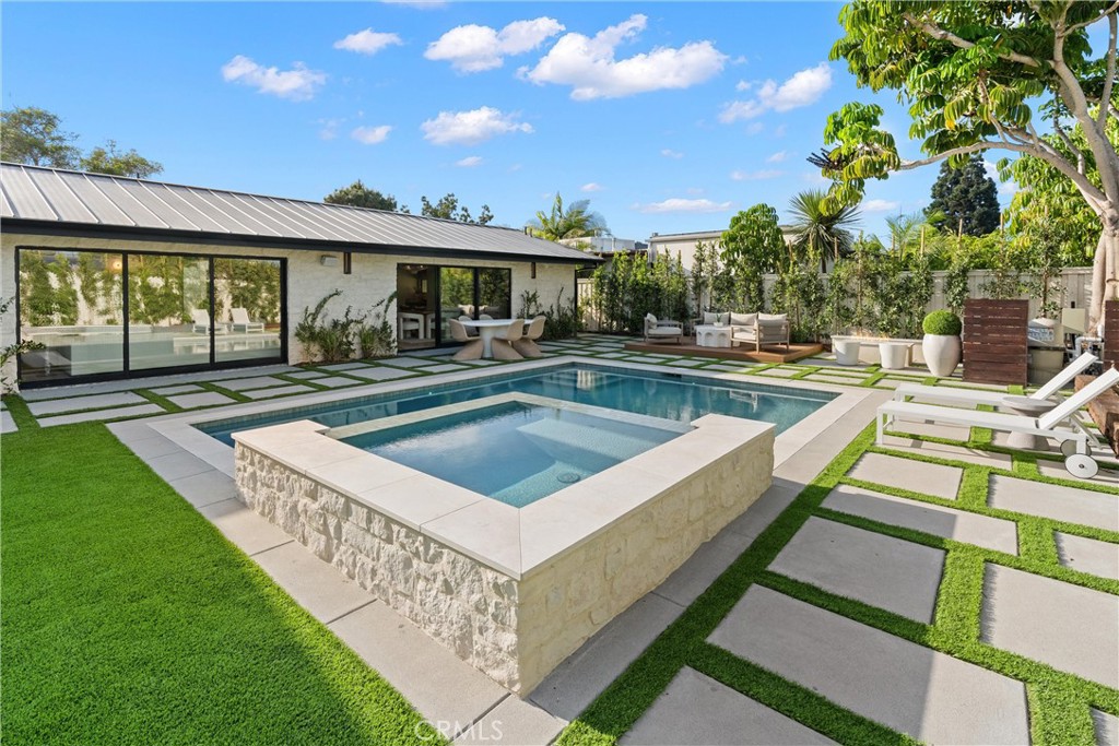 3080 Country Club Drive, Costa Mesa CA 92626 - photo 46