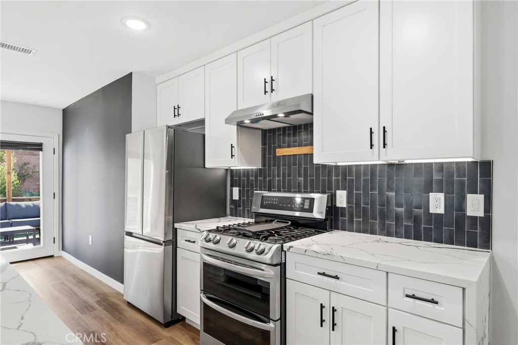 3095 College Avenue, Costa Mesa CA 92626 - photo 13