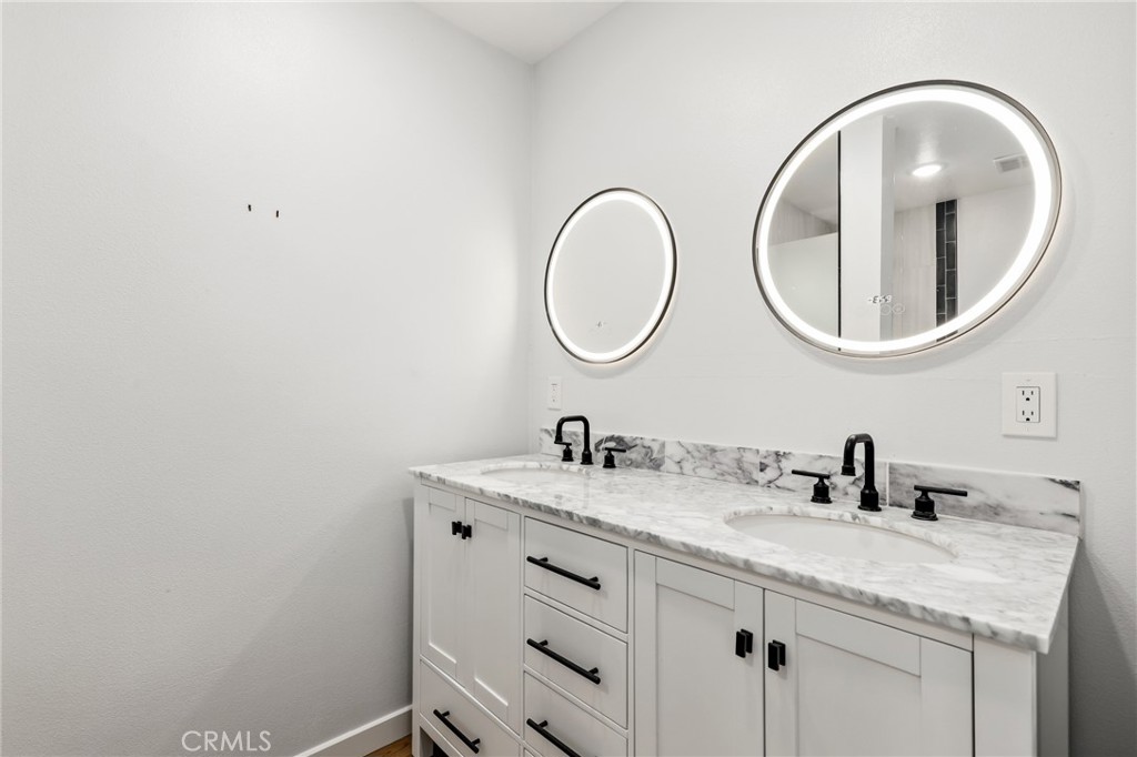3095 College Avenue, Costa Mesa CA 92626 - photo 15