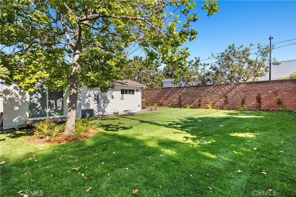 3095 College Avenue, Costa Mesa CA 92626 - photo 33