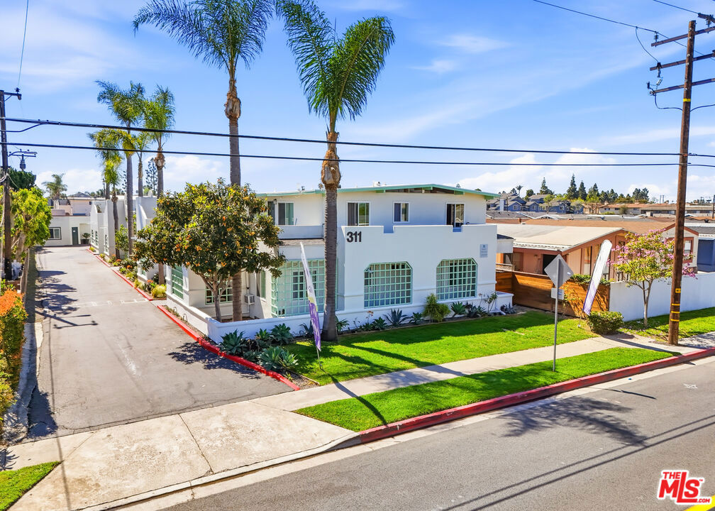 311 W Wilson Street, Costa Mesa CA 92627 - photo 1