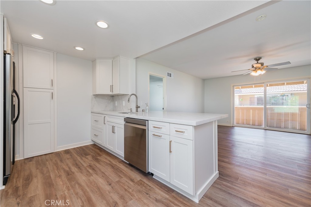 312 Alta Lane 12, Costa Mesa CA 92627 - photo 8