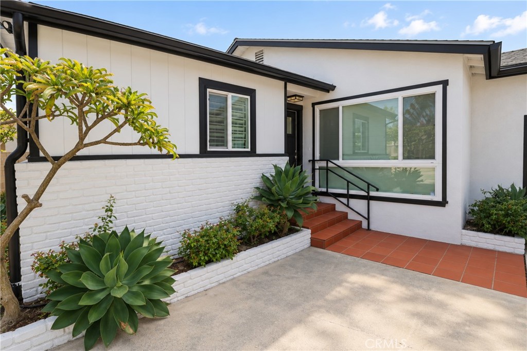 315 University Drive, Costa Mesa CA 92627 - photo 1