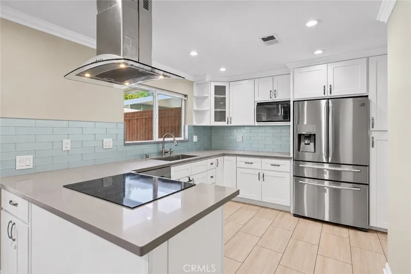 3165 College, Costa Mesa
