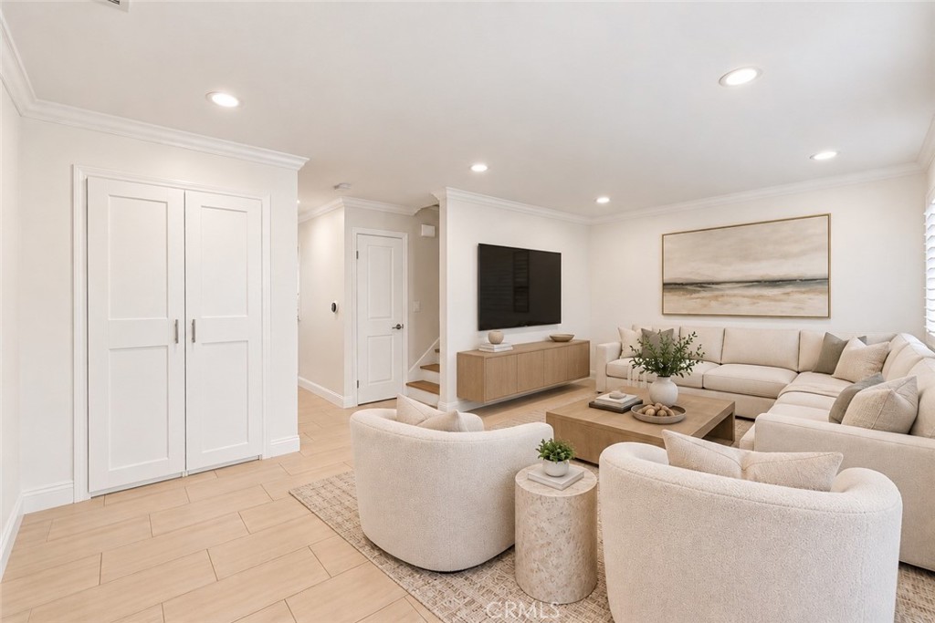 AI staging - 3165 College, Costa Mesa CA 92626 - photo 2