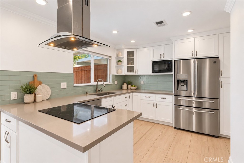 AI staging - 3165 College, Costa Mesa CA 92626 - photo 9