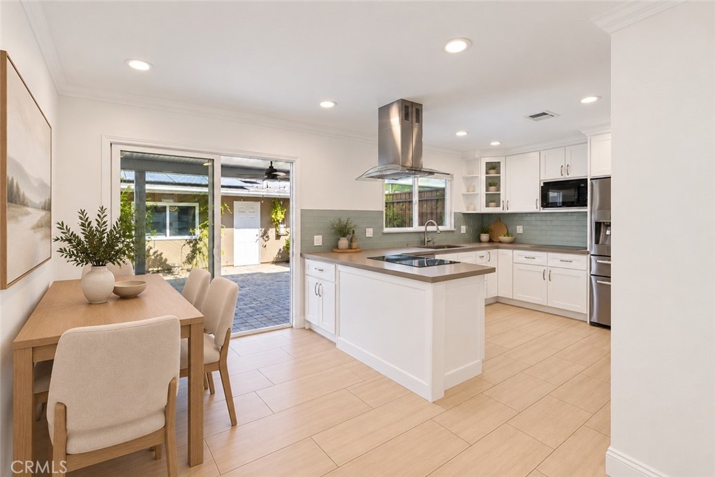 AI staging - 3165 College, Costa Mesa CA 92626 - photo 6