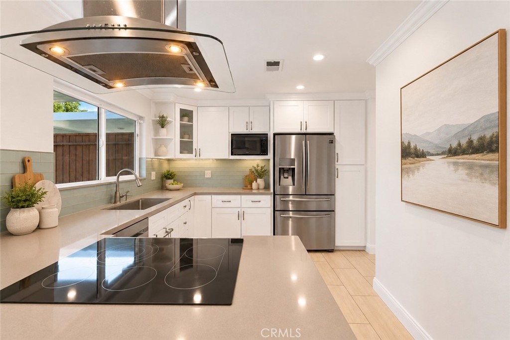 AI staging - 3165 College, Costa Mesa CA 92626 - photo 8