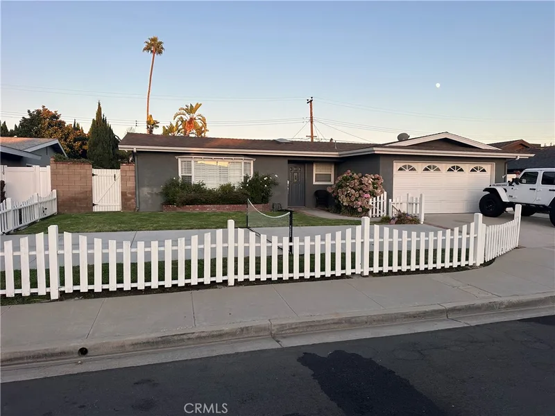 3220 Idaho Place, Costa Mesa, CA 92626