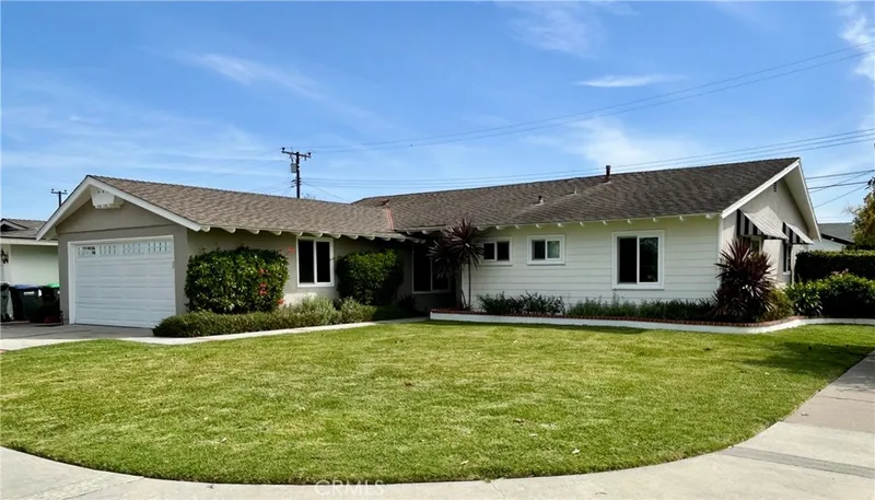3230 Washington Avenue, Costa Mesa, CA 92626