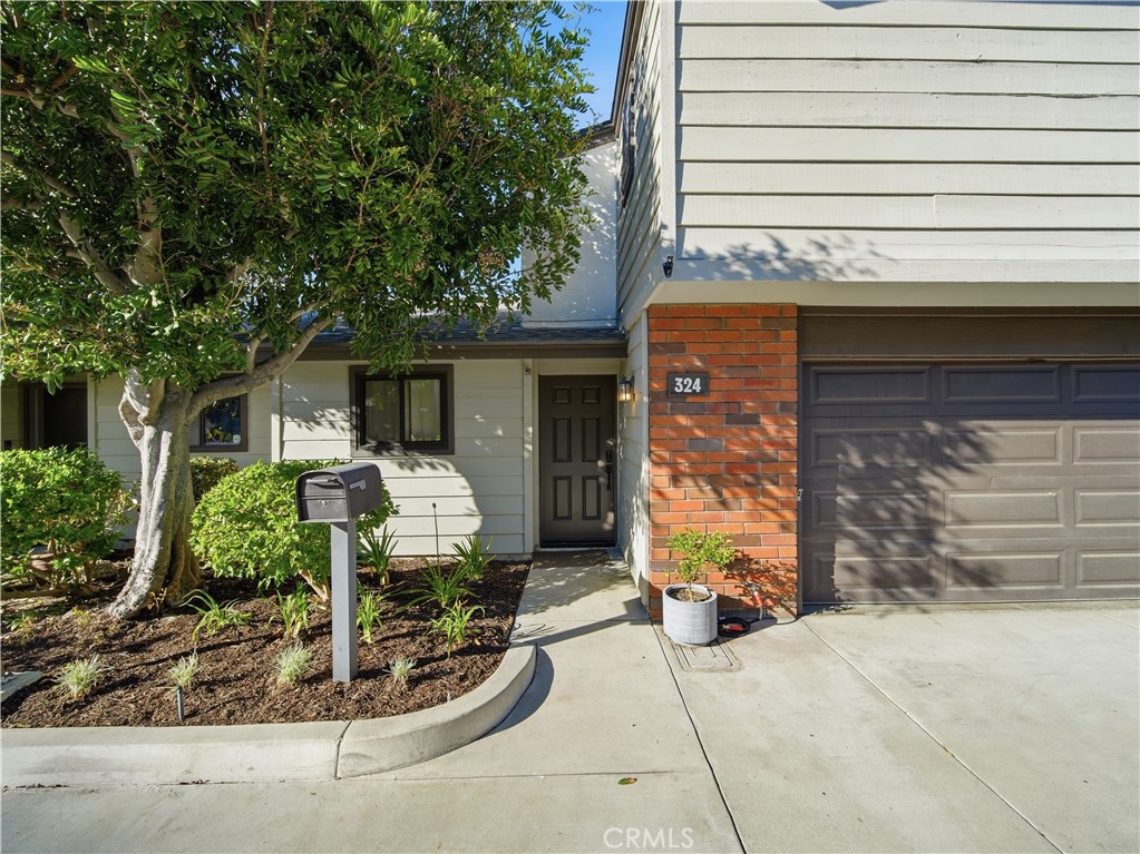 Welcome Home! - 324 Sydney, Costa Mesa CA 92627 - photo 1