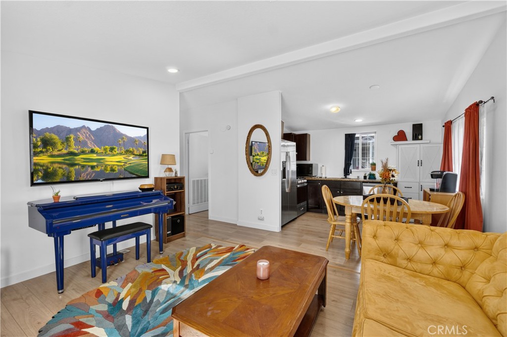 327 W Wilson 74, Costa Mesa CA 92627 - photo 2