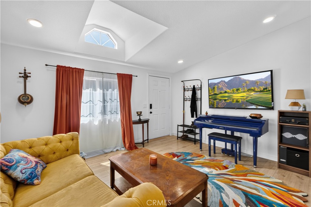 327 W Wilson 74, Costa Mesa CA 92627 - photo 4