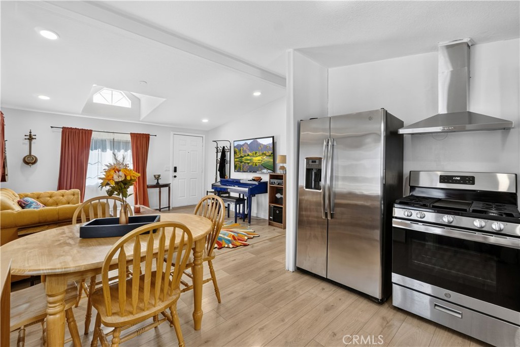 327 W Wilson 74, Costa Mesa CA 92627 - photo 6