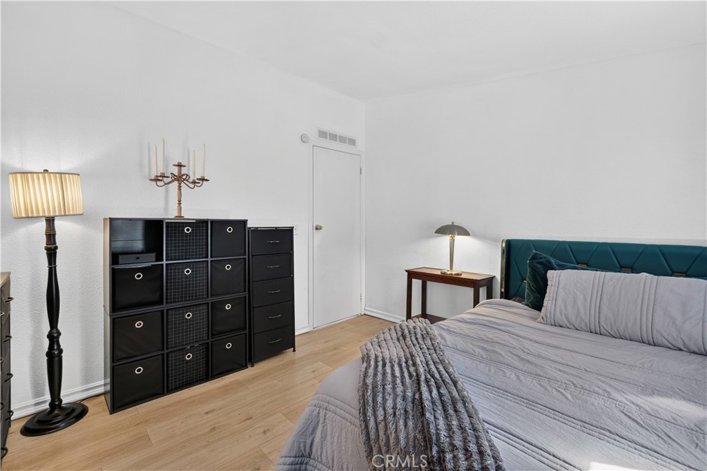 327 W Wilson 74, Costa Mesa CA 92627 - photo 14