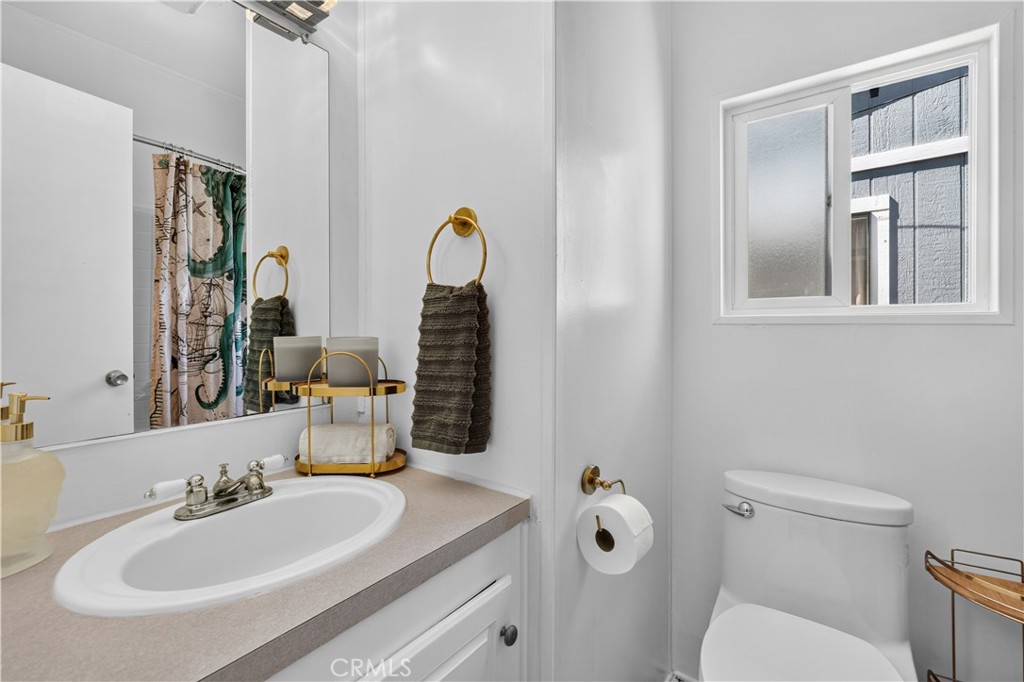 327 W Wilson 74, Costa Mesa CA 92627 - photo 16