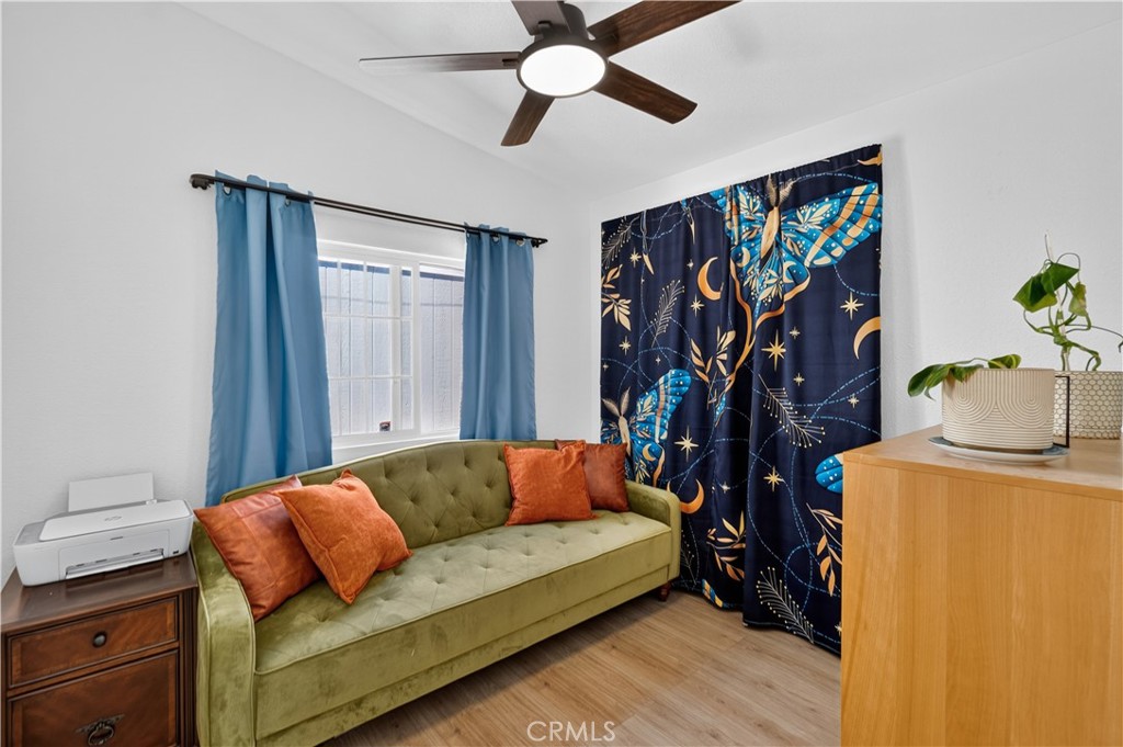 327 W Wilson 74, Costa Mesa CA 92627 - photo 18