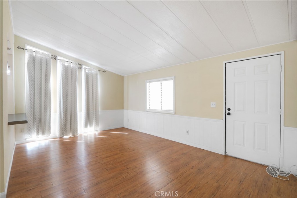 Open View, Natural Light - 327 W Wilson 80, Costa Mesa CA 92627 - photo 5
