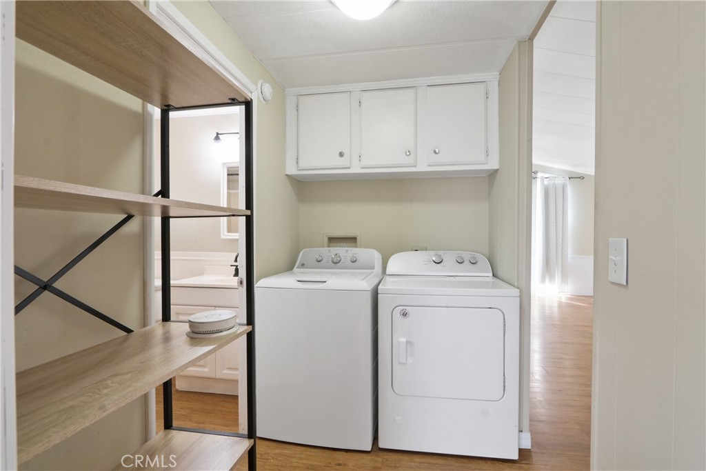 Washer Dryer Inside - Units to Stay with Home - 327 W Wilson 80, Costa Mesa CA 92627 - photo 11