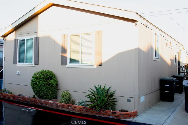 327 W Wilson Street 23, Costa Mesa