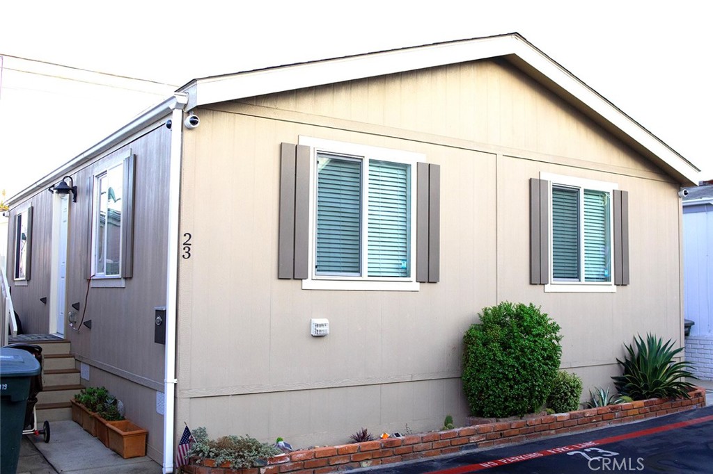 327 W Wilson Street 23, Costa Mesa CA 92627 - photo 3