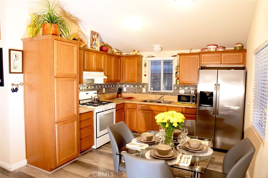 327 W Wilson Street 23, Costa Mesa CA 92627 - photo 4