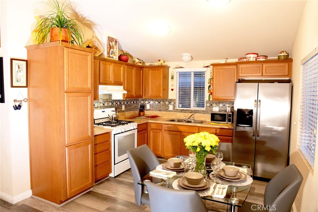 327 W Wilson Street 23, Costa Mesa CA 92627 - photo 5