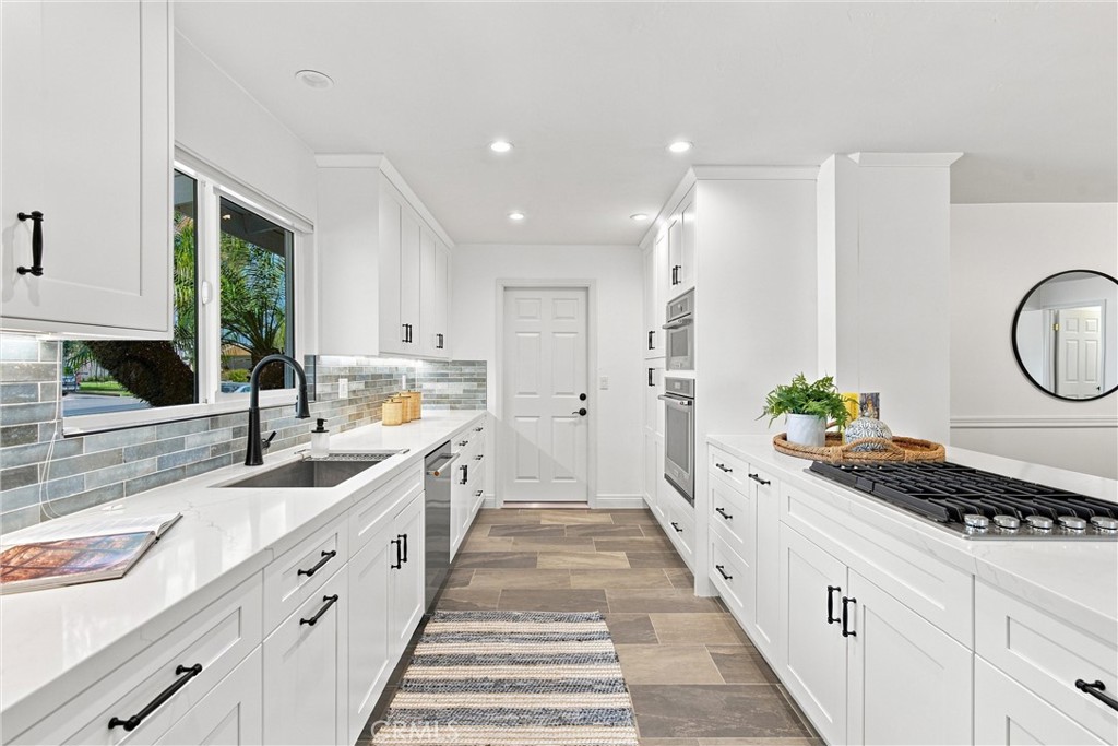 3281 Michigan Avenue, Costa Mesa CA 92626 - photo 18