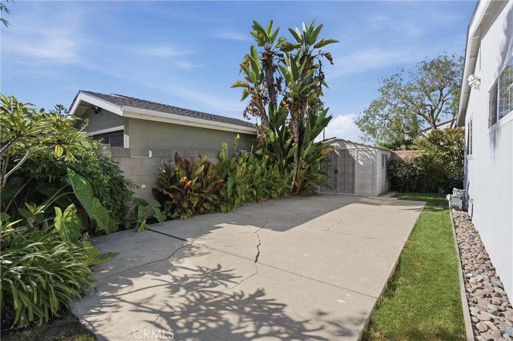 3281 Michigan Avenue, Costa Mesa CA 92626 - photo 31