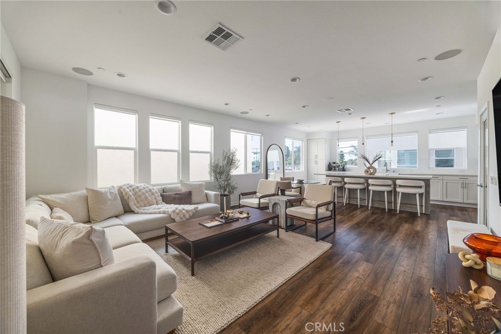 329 Ford, Costa Mesa CA 92627 - photo 1