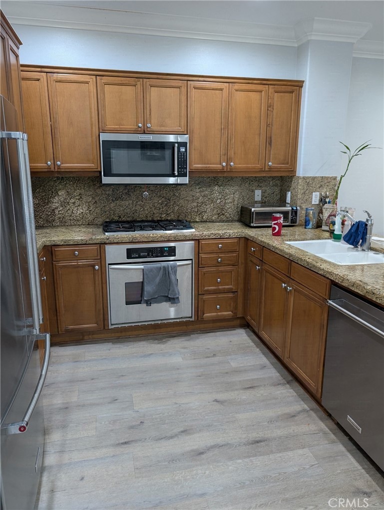 Kitchen - 3355 Via Sienna, Costa Mesa CA 92626 - photo 3