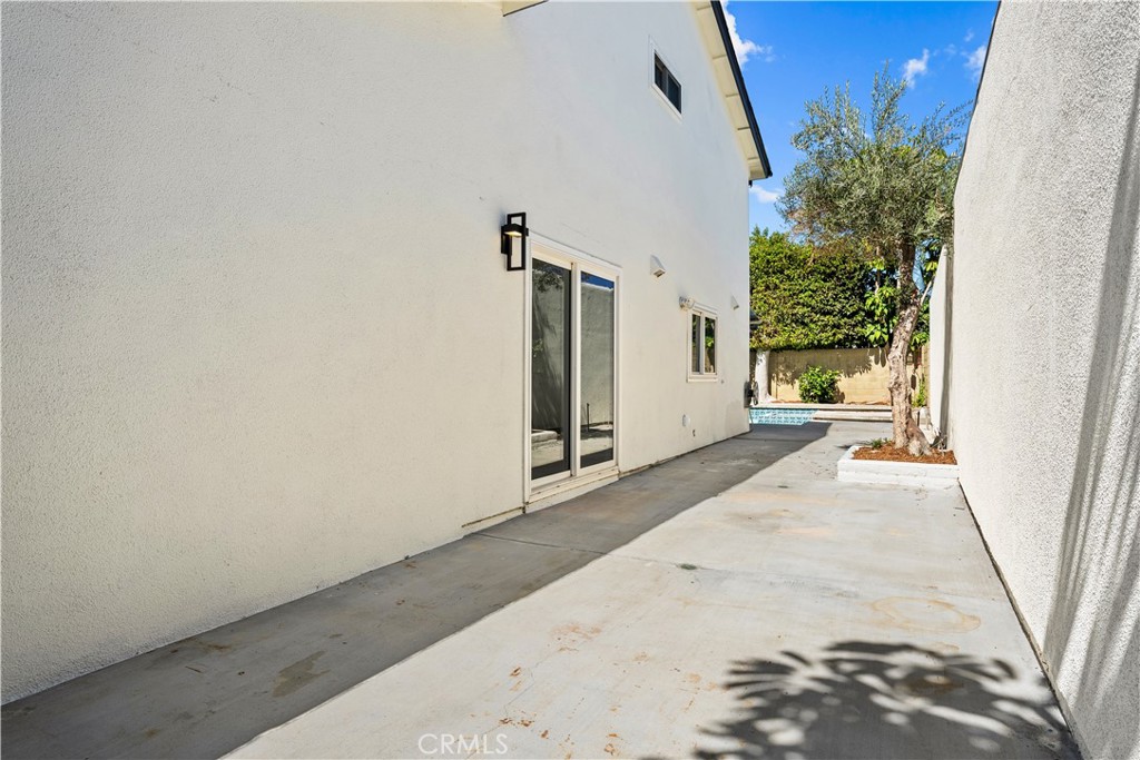 Sideyard - 3368 California, Costa Mesa CA 92626 - photo 37