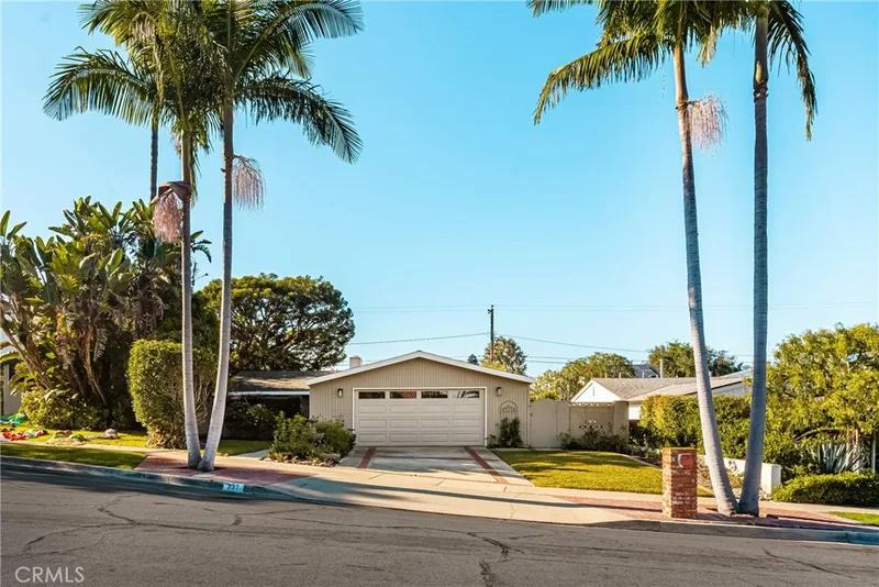 337 Vista Baya, Costa Mesa, CA 92627
