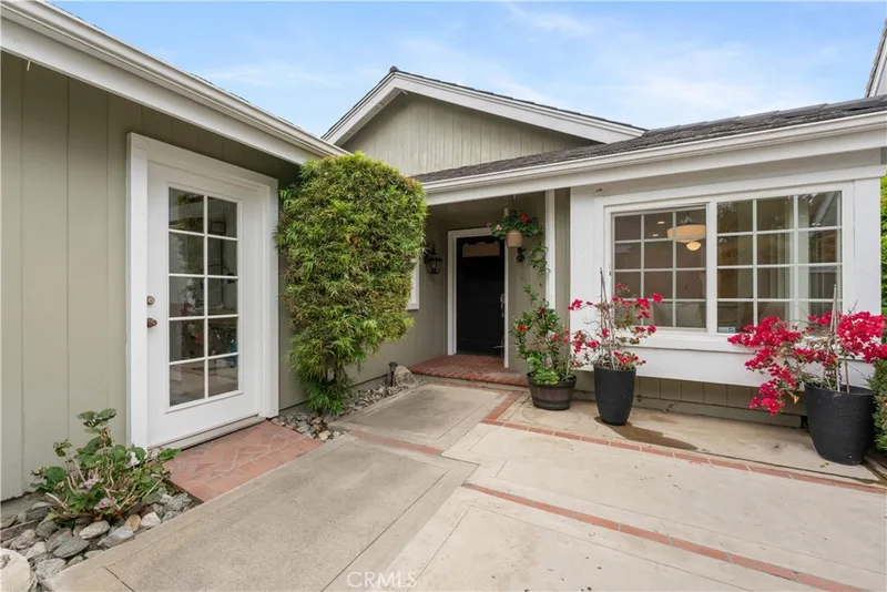 3437 Wimbledon Way, Costa Mesa, CA 92626