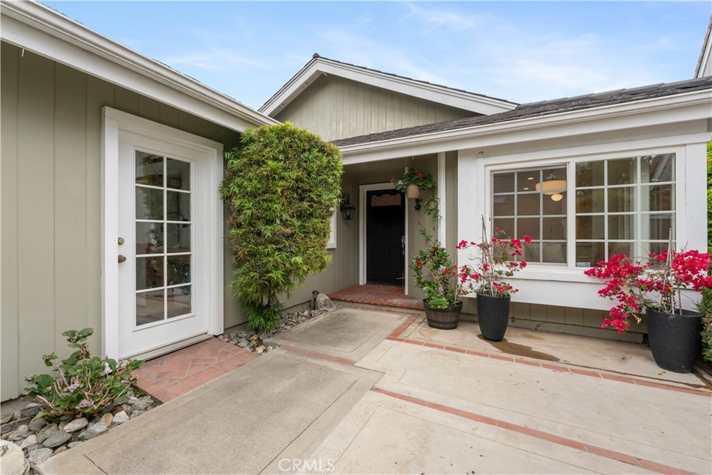 Welcome - Front of Home - 3437 Wimbledon Way, Costa Mesa CA 92626 - photo 1