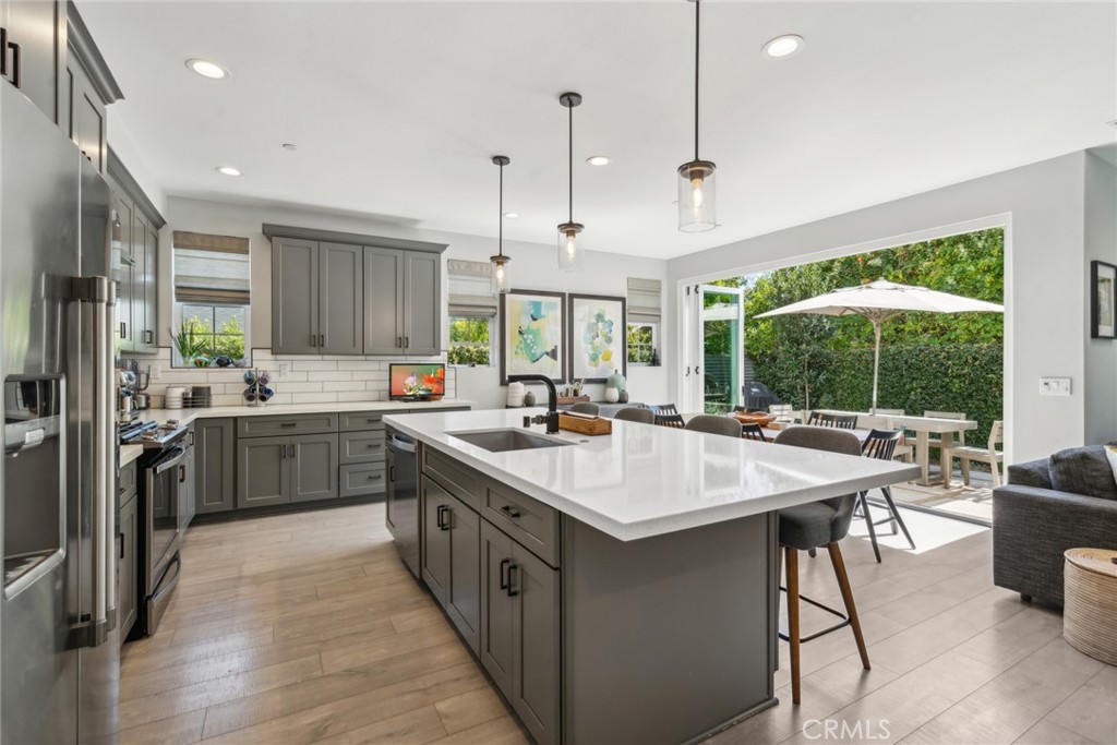353 E 18th Street D, Costa Mesa CA 92627 - photo 1