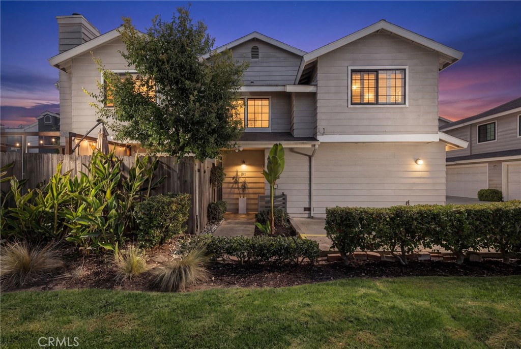 Exterior twilight - 355 Avocado H-1, Costa Mesa CA 92627 - photo 1