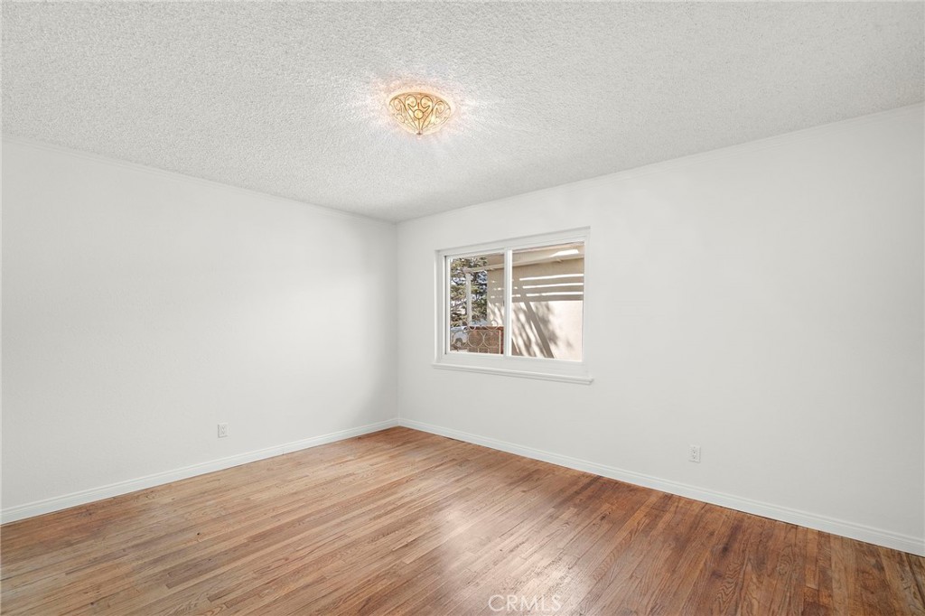 1st floor en-suite window - 360 Bucknell Road, Costa Mesa CA 92626 - photo 22